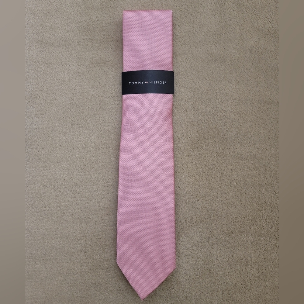 Tommy Hilfiger Men's Soft Pink Texture Tie NWT
